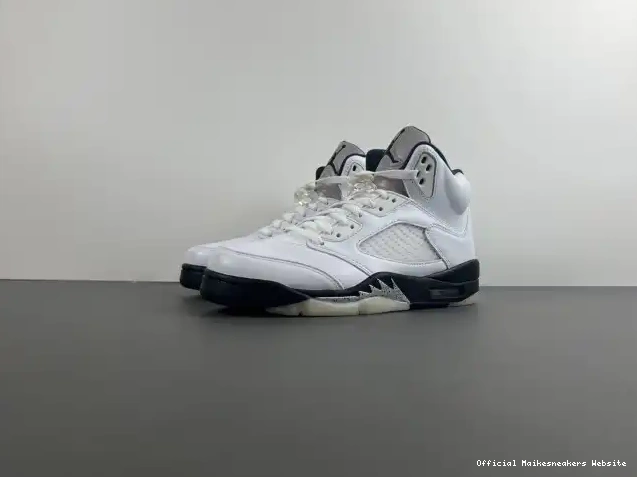 Official Maikesneakers AIR RETRO DD0587-110 BLACK' 'WHITE JORDAN 5 0607